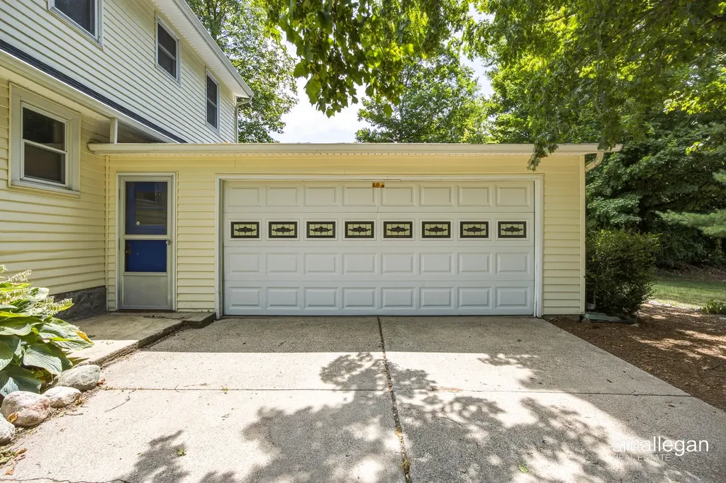 4005 Hendershot Avenue NW Alpine Township MI 49544