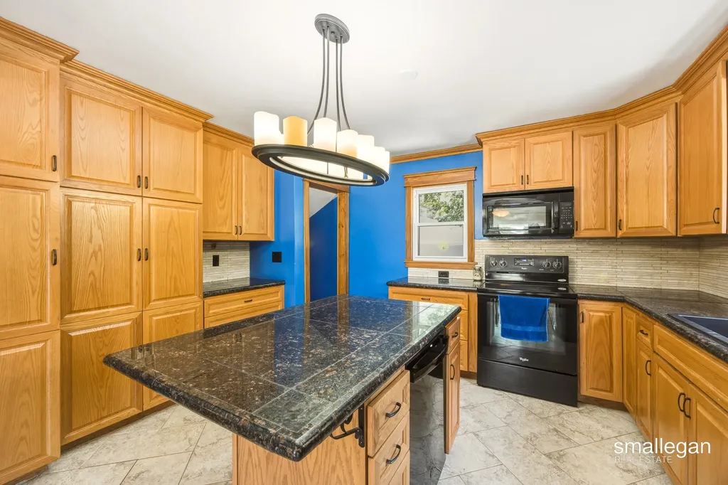 4005 Hendershot Avenue NW Alpine Township MI 49544