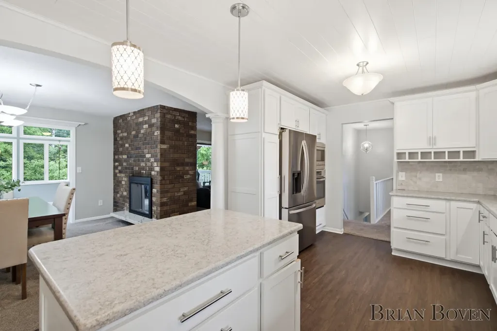 2704 Copper Hill Drive NE Grand Rapids Charter Township MI 49525