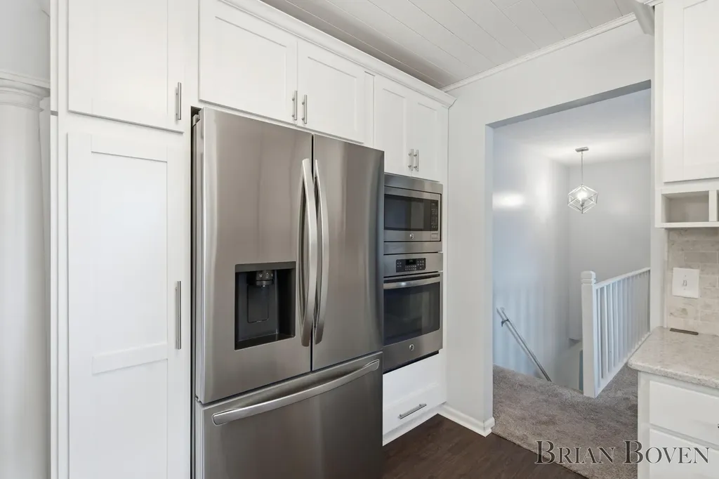 2704 Copper Hill Drive NE Grand Rapids Charter Township MI 49525