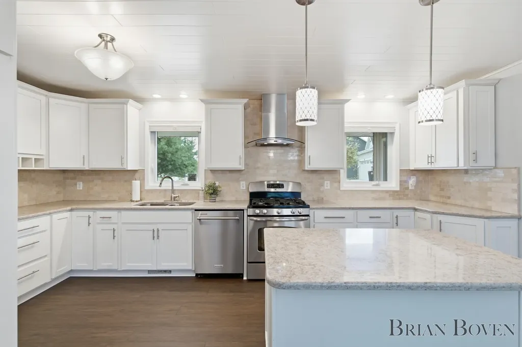2704 Copper Hill Drive NE Grand Rapids Charter Township MI 49525