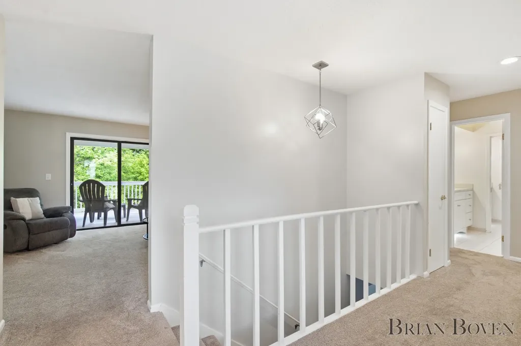 2704 Copper Hill Drive NE Grand Rapids Charter Township MI 49525