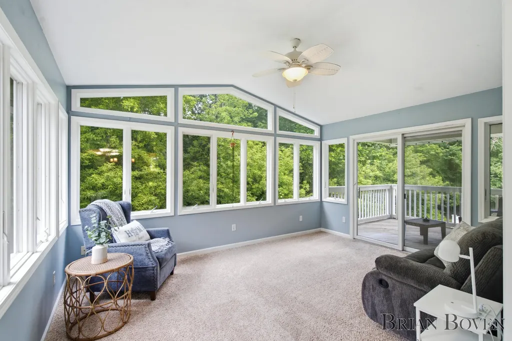 2704 Copper Hill Drive NE Grand Rapids Charter Township MI 49525
