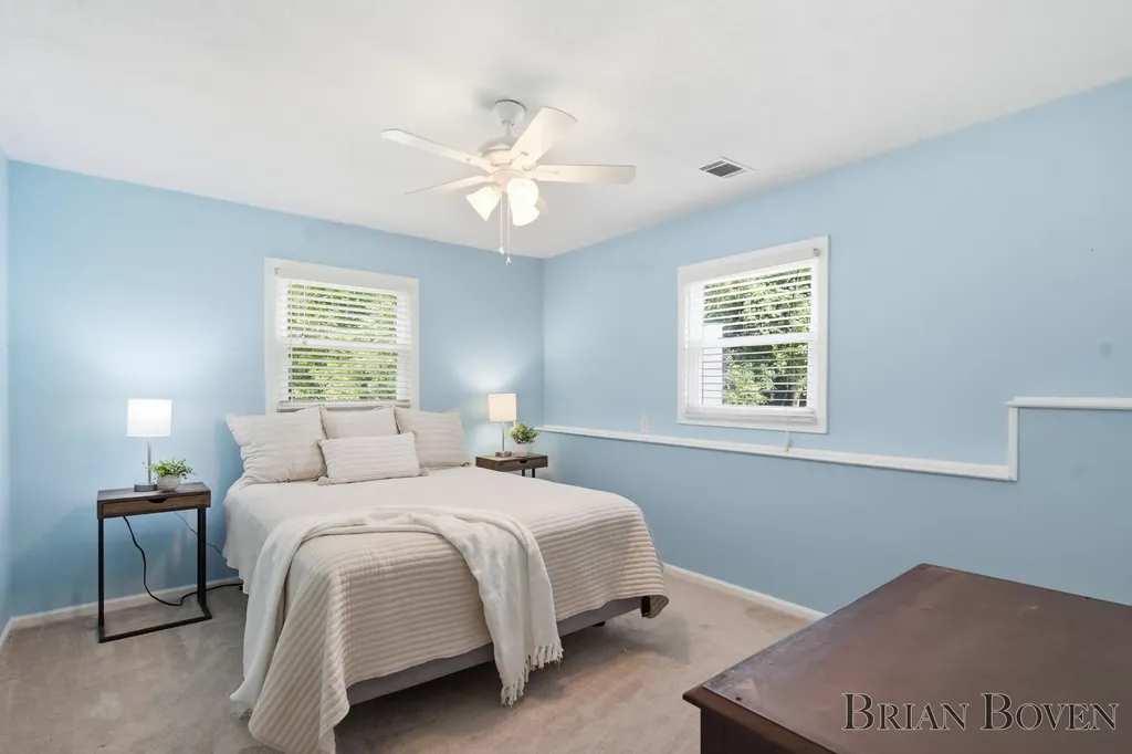 2704 Copper Hill Drive NE Grand Rapids Charter Township MI 49525