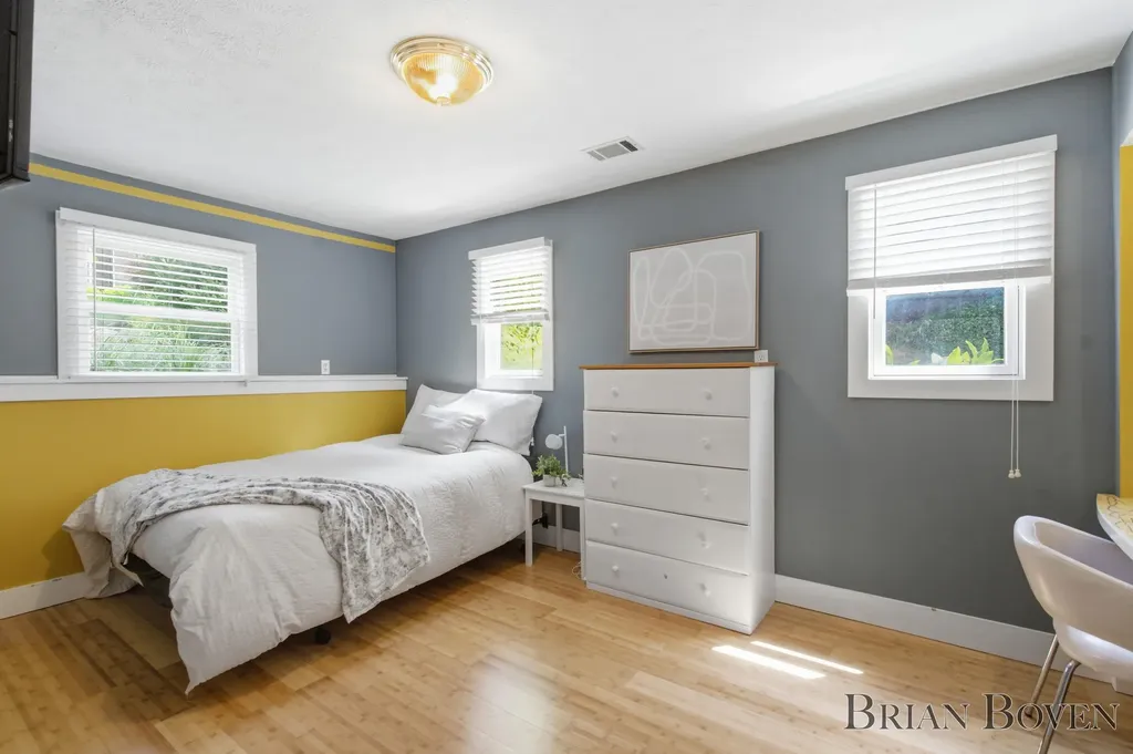 2704 Copper Hill Drive NE Grand Rapids Charter Township MI 49525