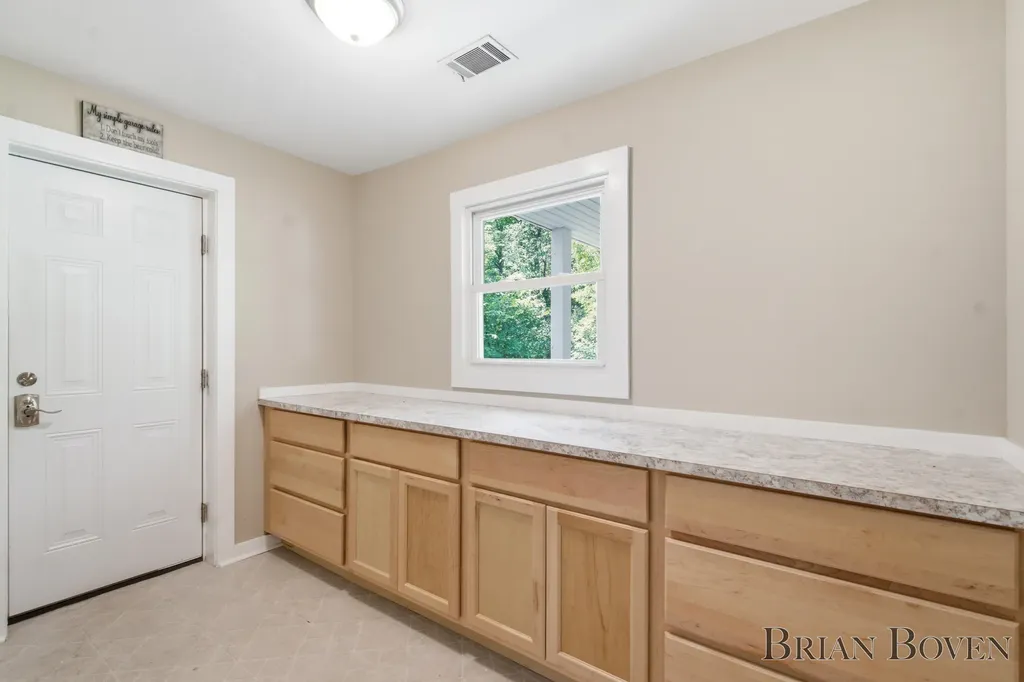 2704 Copper Hill Drive NE Grand Rapids Charter Township MI 49525