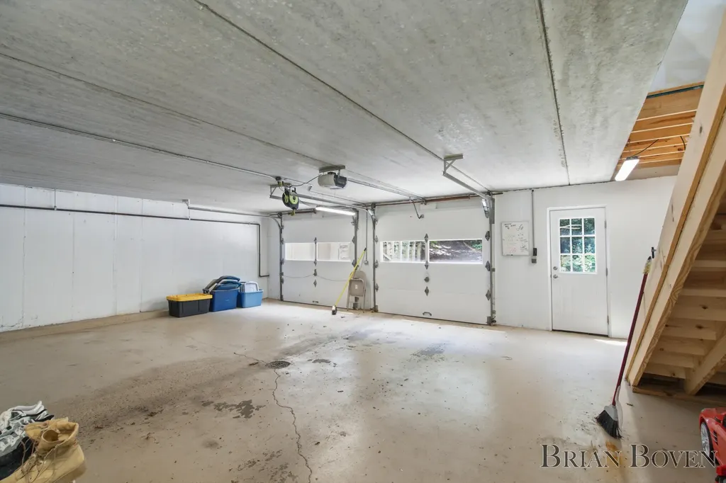 2704 Copper Hill Drive NE Grand Rapids Charter Township MI 49525