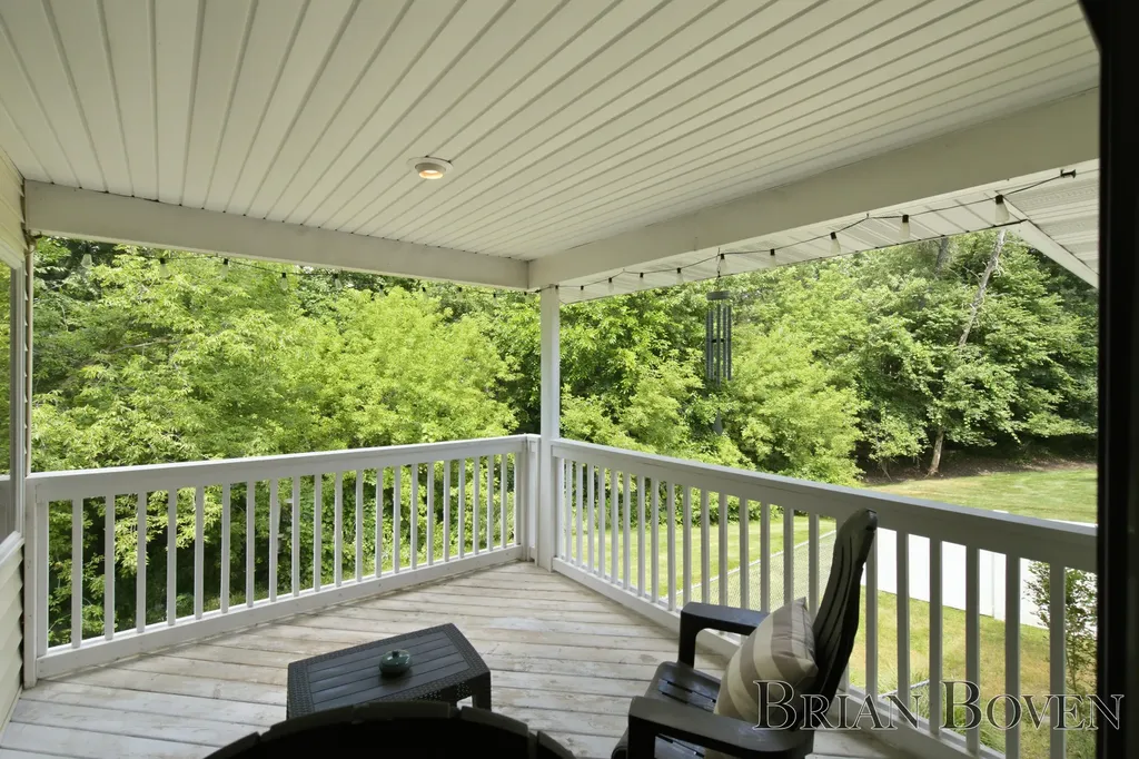2704 Copper Hill Drive NE Grand Rapids Charter Township MI 49525