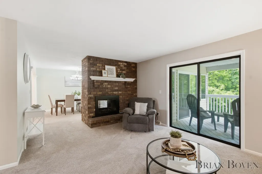 2704 Copper Hill Drive NE Grand Rapids Charter Township MI 49525
