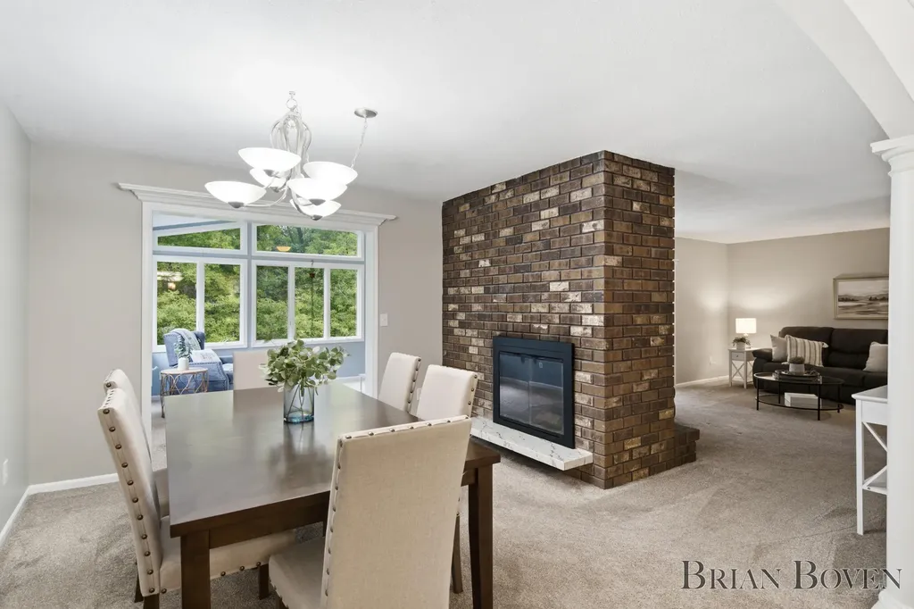 2704 Copper Hill Drive NE Grand Rapids Charter Township MI 49525