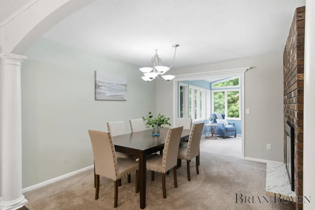 2704 Copper Hill Drive NE Grand Rapids Charter Township MI 49525