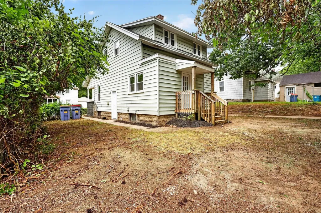 668 Alexander Street SE Grand Rapids City MI 49507