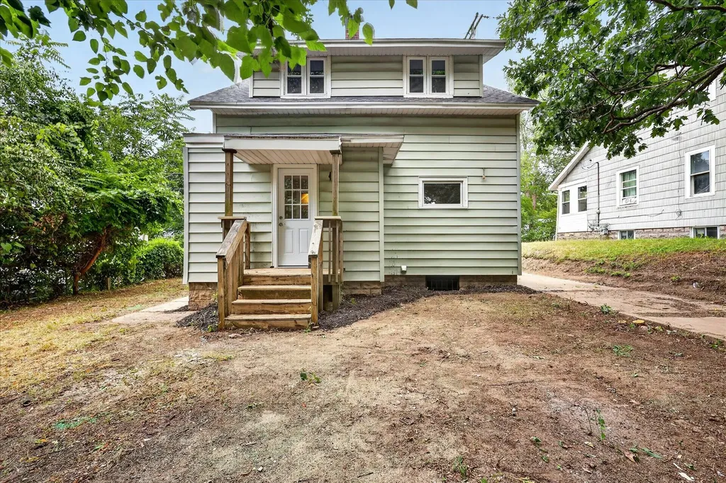 668 Alexander Street SE Grand Rapids City MI 49507