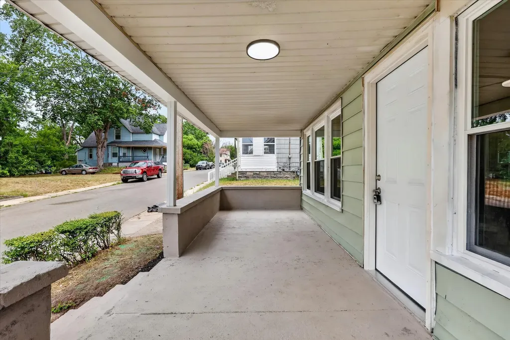 668 Alexander Street SE Grand Rapids City MI 49507
