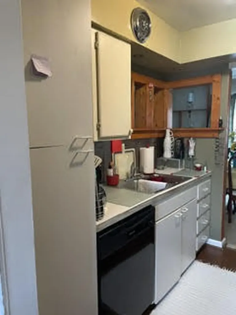 1477 N Saxony Drive SE Grand Rapids City MI 49508