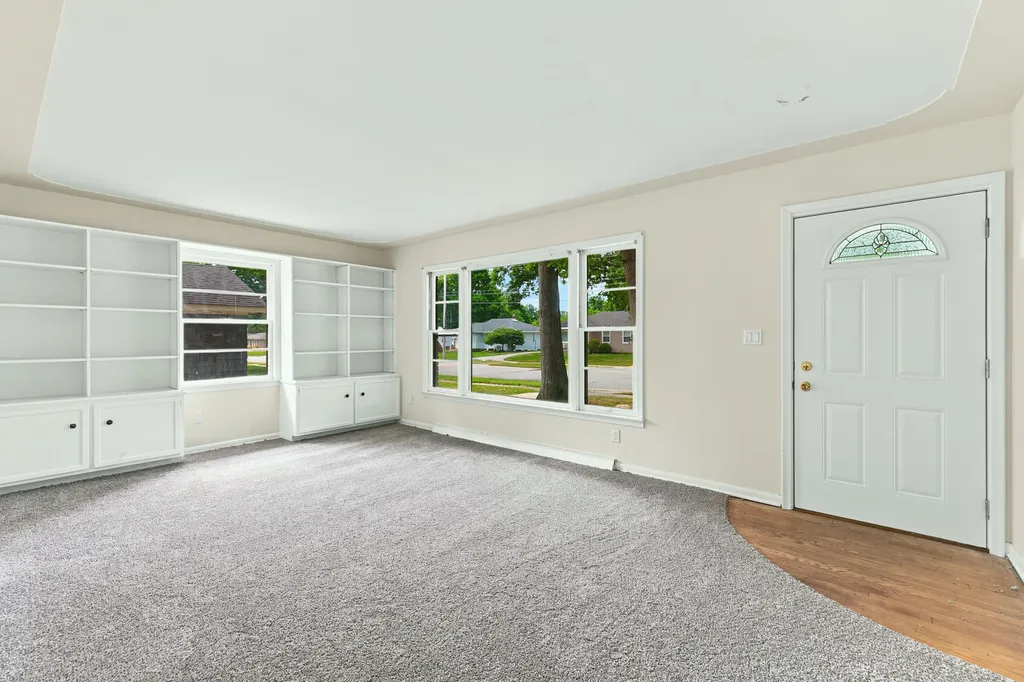 1711 SW Royal Oak Street SW Wyoming City MI 49519