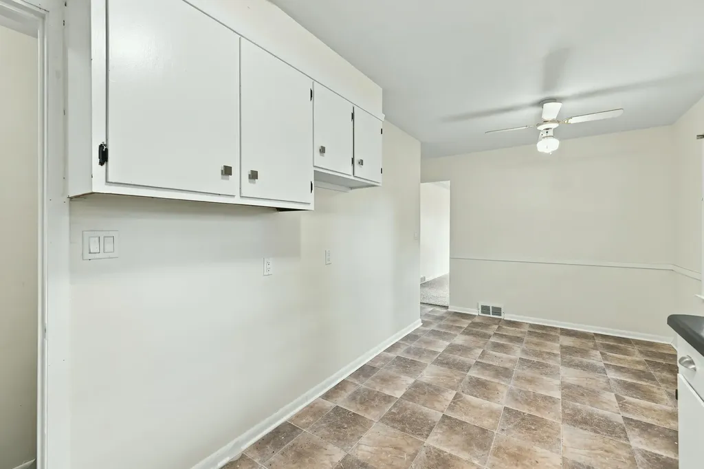 1711 SW Royal Oak Street SW Wyoming City MI 49519