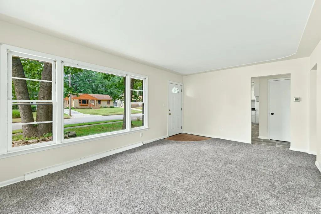 1711 SW Royal Oak Street SW Wyoming City MI 49519