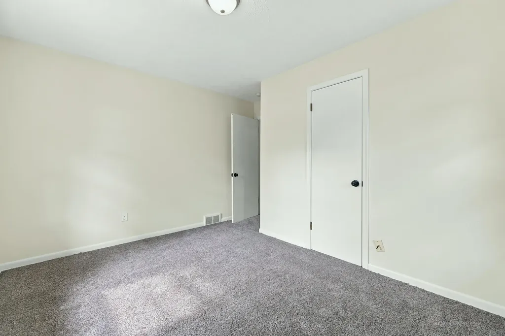 1711 SW Royal Oak Street SW Wyoming City MI 49519