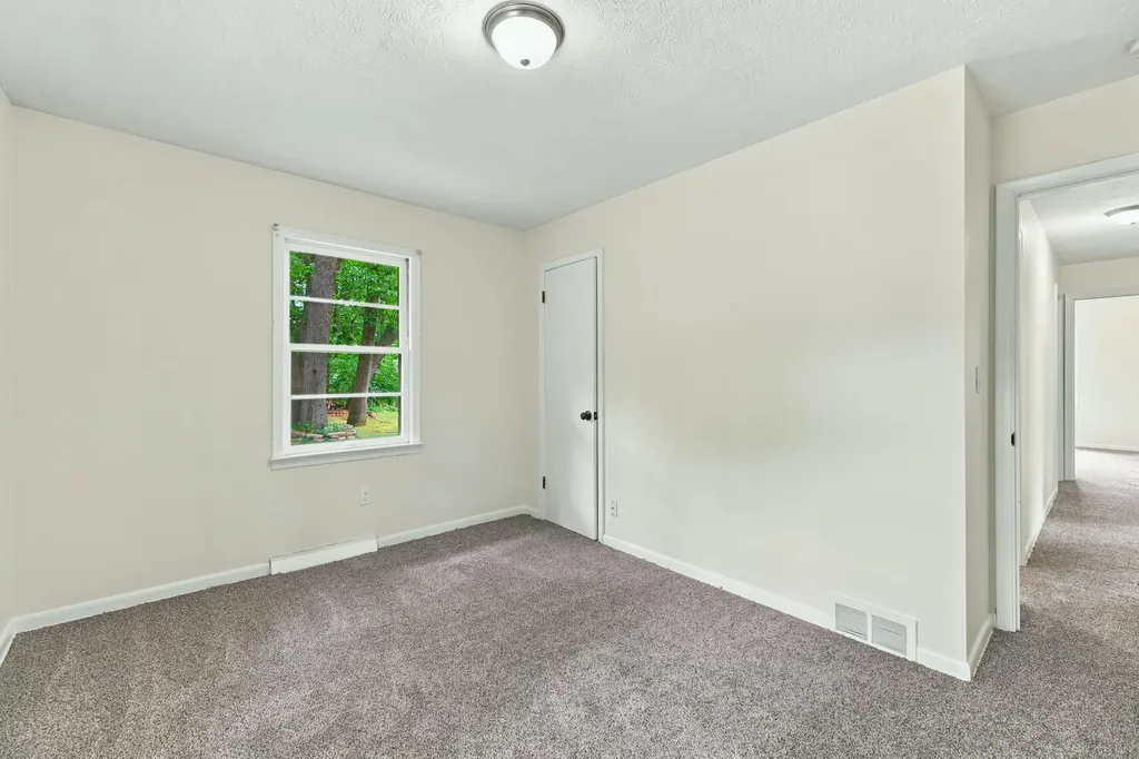1711 SW Royal Oak Street SW Wyoming City MI 49519