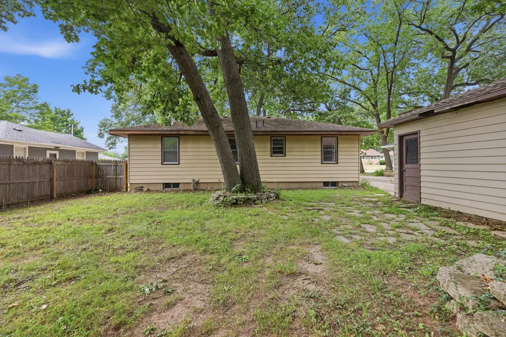 1711 SW Royal Oak Street SW Wyoming City MI 49519