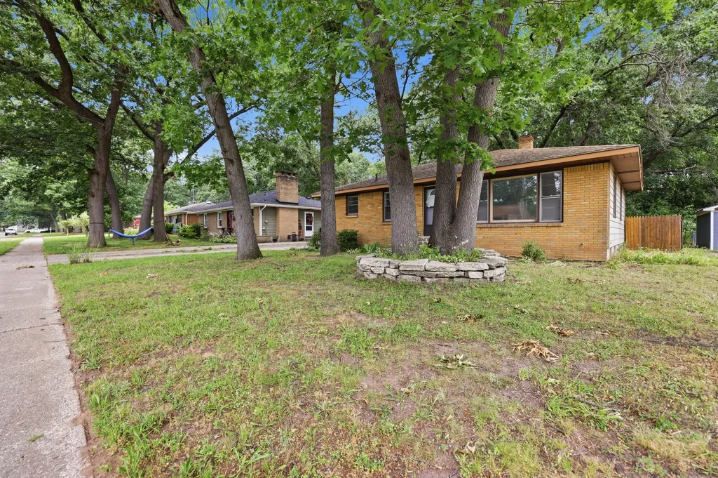 1711 SW Royal Oak Street SW Wyoming City MI 49519