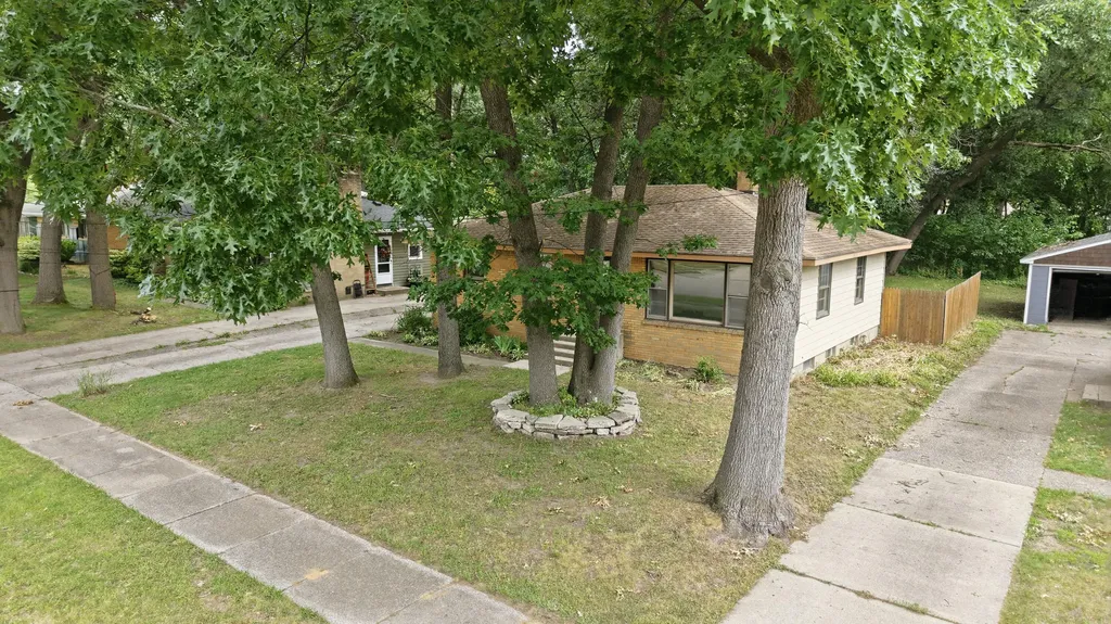 1711 SW Royal Oak Street SW Wyoming City MI 49519