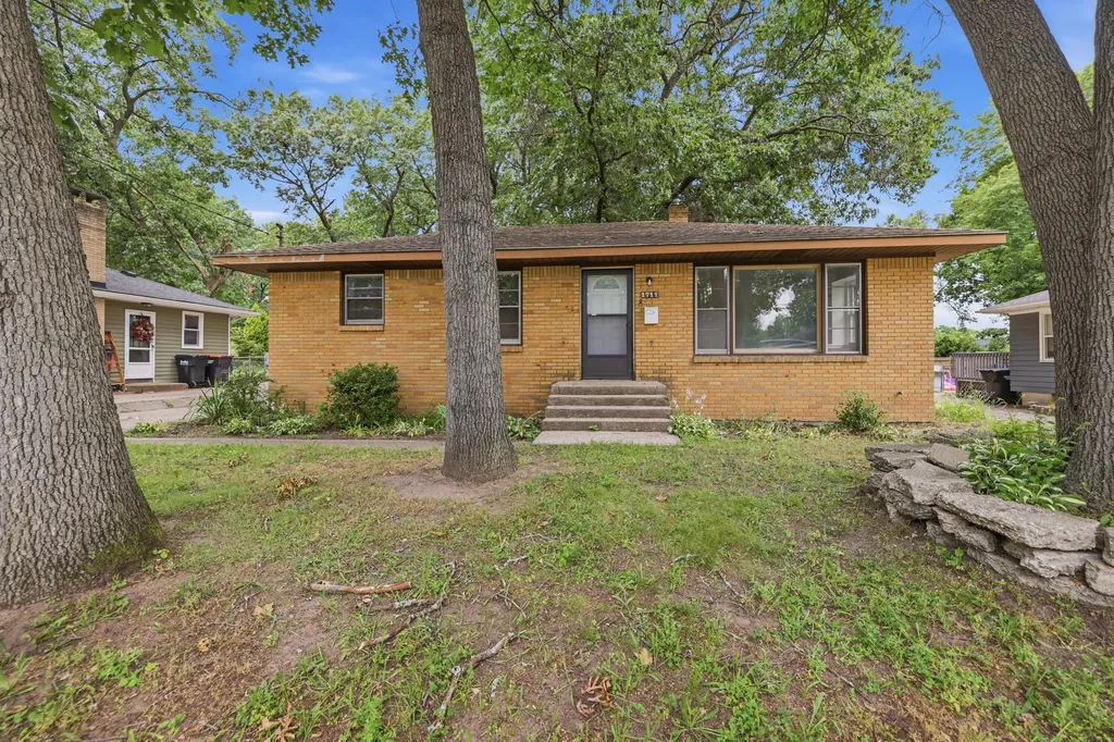 1711 SW Royal Oak Street SW Wyoming City MI 49519