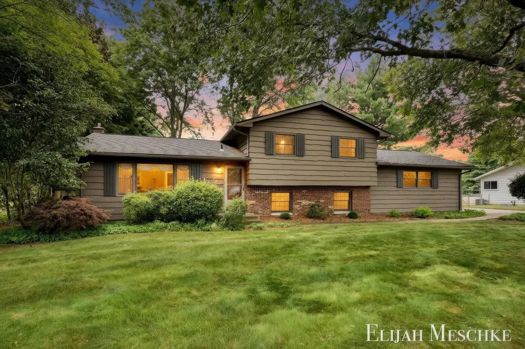 6510 Twilight Avenue Comstock Charter Township MI 49048
