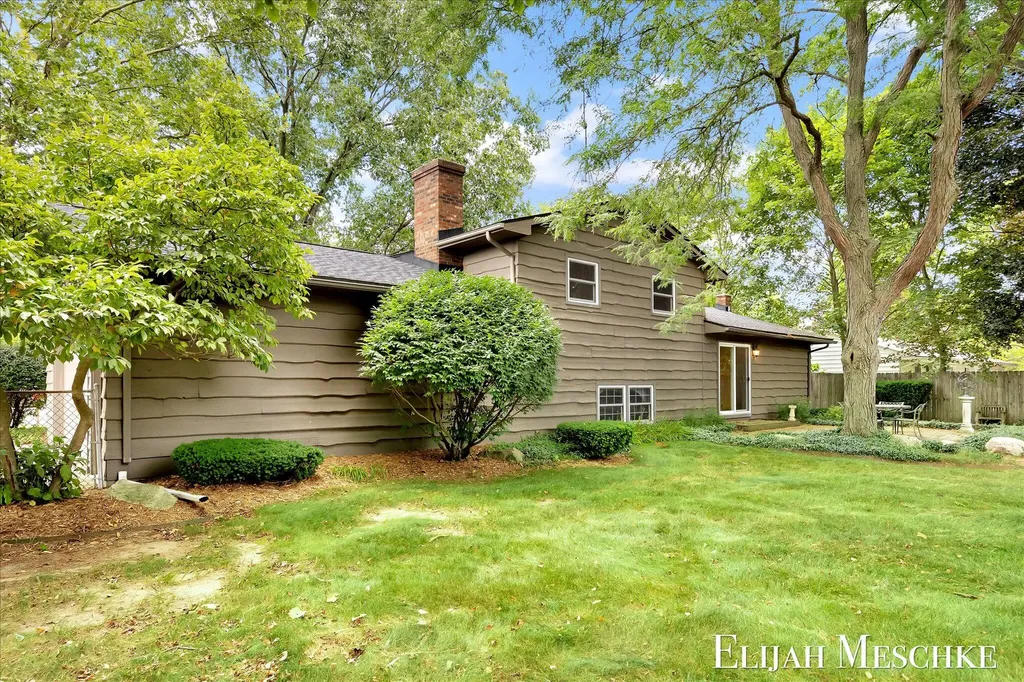 6510 Twilight Avenue Comstock Charter Township MI 49048