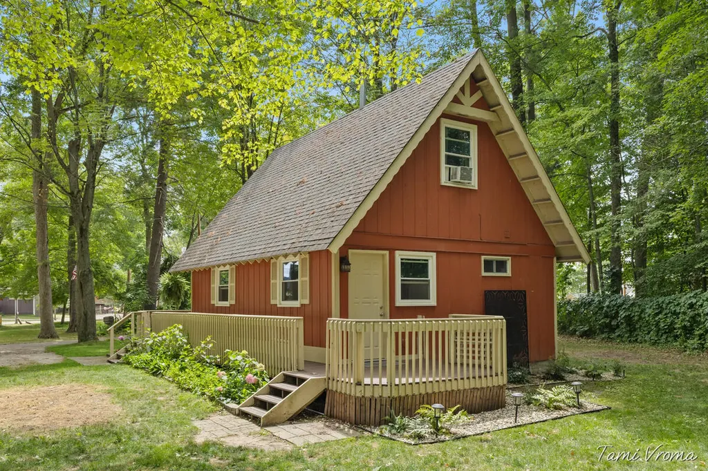 5809 Maple Street Croton Township MI 49337