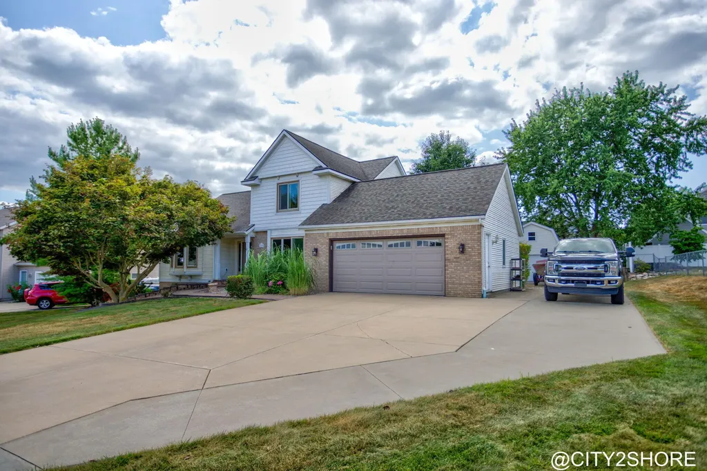 6719 Crown Point Drive Georgetown Charter Township MI 49426