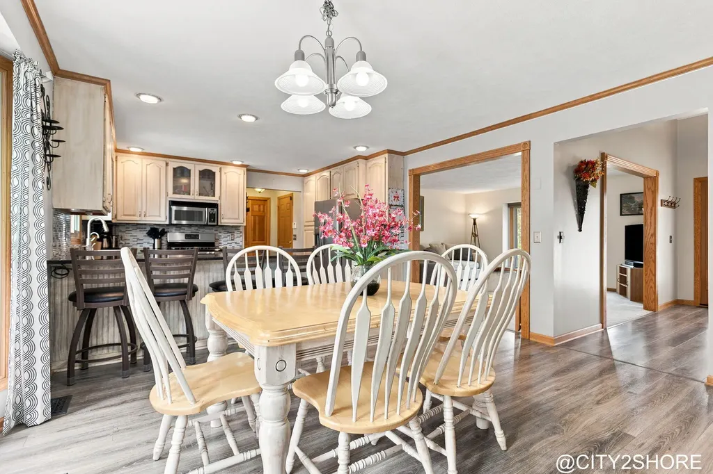 6719 Crown Point Drive Georgetown Charter Township MI 49426