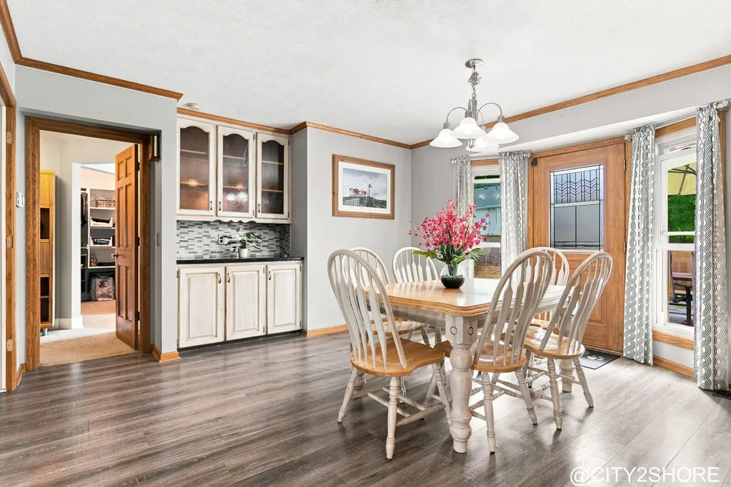 6719 Crown Point Drive Georgetown Charter Township MI 49426
