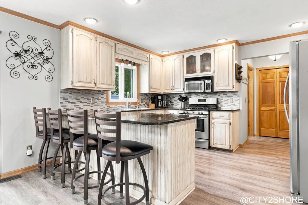 6719 Crown Point Drive Georgetown Charter Township MI 49426