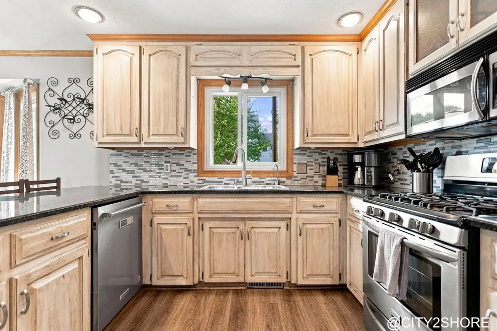 6719 Crown Point Drive Georgetown Charter Township MI 49426