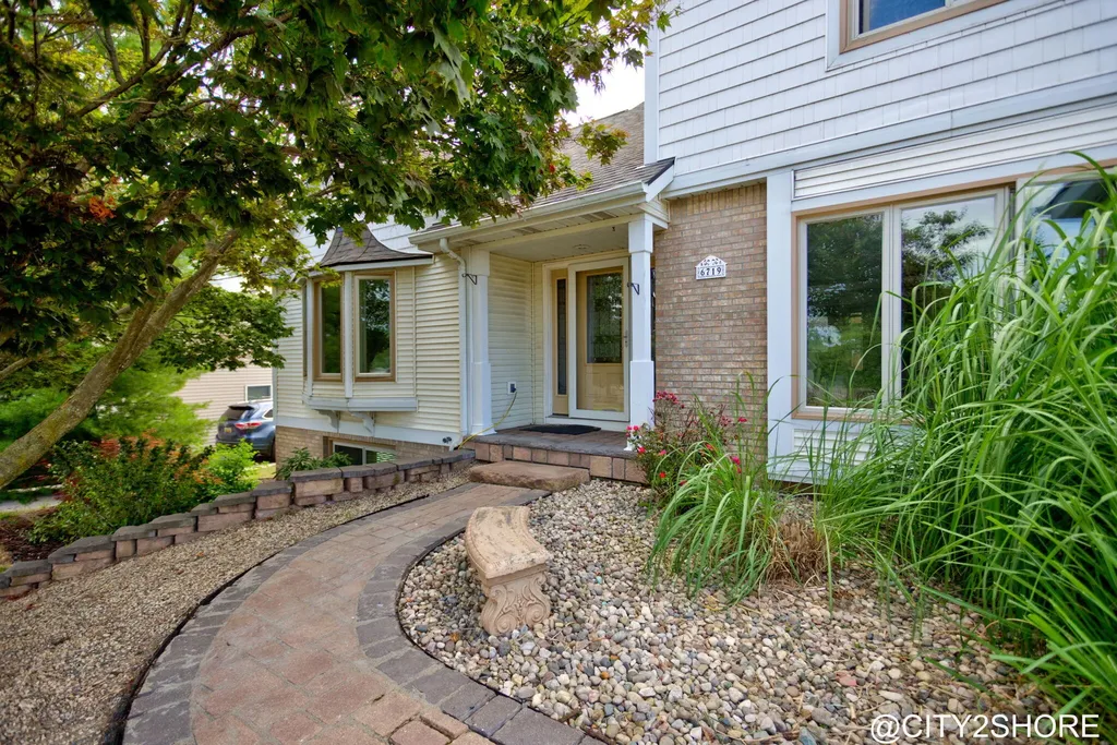 6719 Crown Point Drive Georgetown Charter Township MI 49426