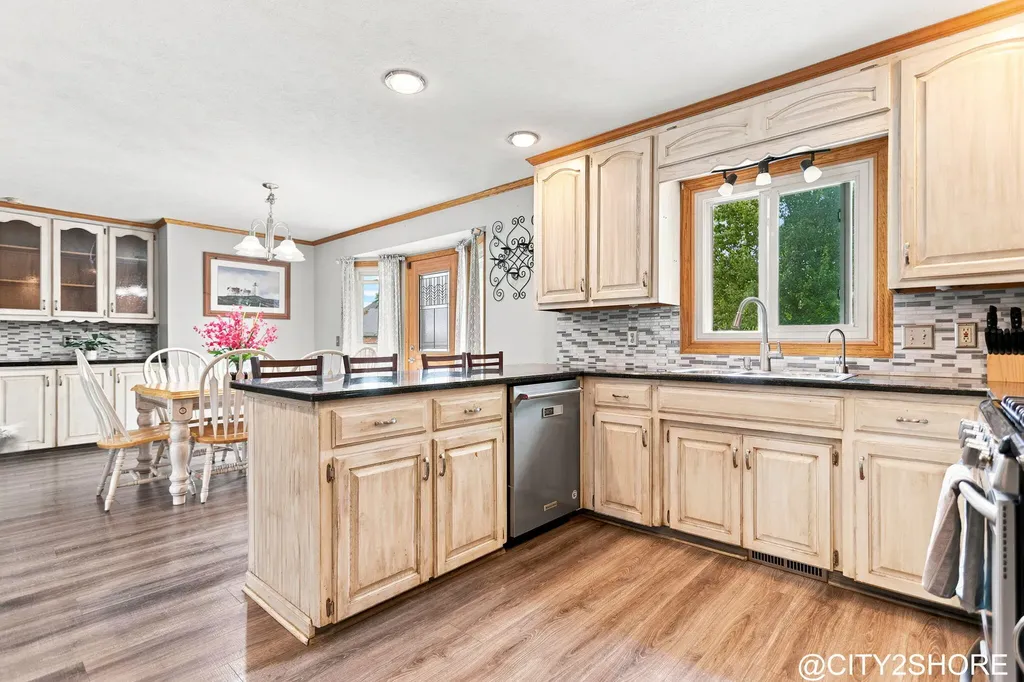 6719 Crown Point Drive Georgetown Charter Township MI 49426