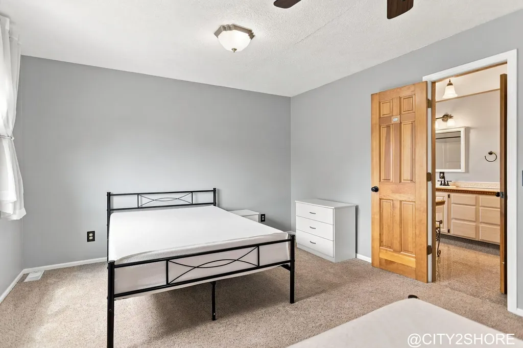 6719 Crown Point Drive Georgetown Charter Township MI 49426