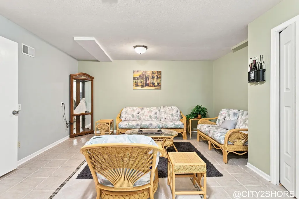 6719 Crown Point Drive Georgetown Charter Township MI 49426