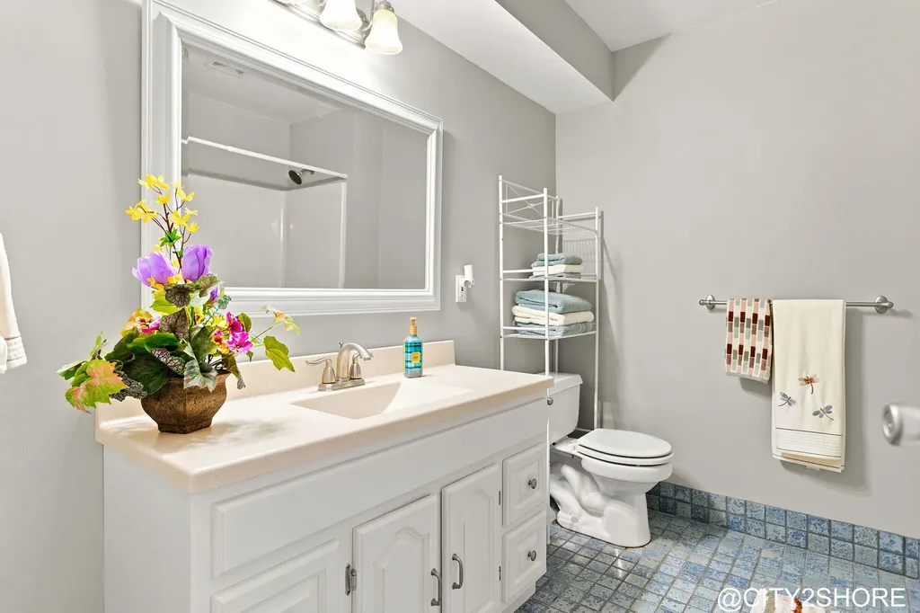 6719 Crown Point Drive Georgetown Charter Township MI 49426