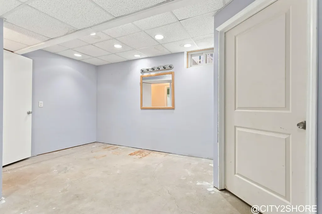 6719 Crown Point Drive Georgetown Charter Township MI 49426