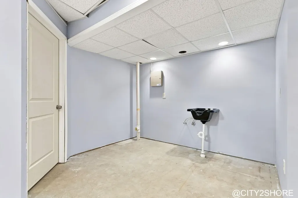 6719 Crown Point Drive Georgetown Charter Township MI 49426