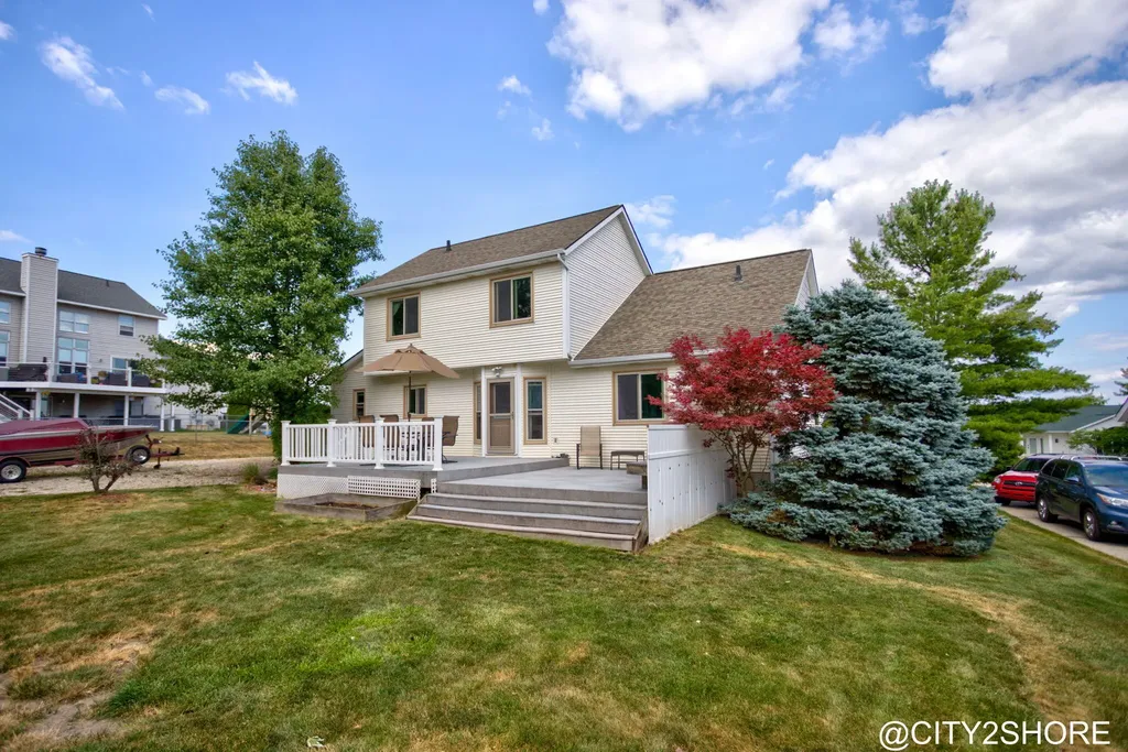 6719 Crown Point Drive Georgetown Charter Township MI 49426