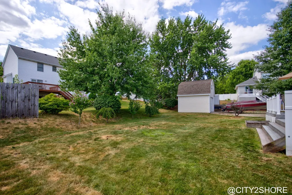 6719 Crown Point Drive Georgetown Charter Township MI 49426