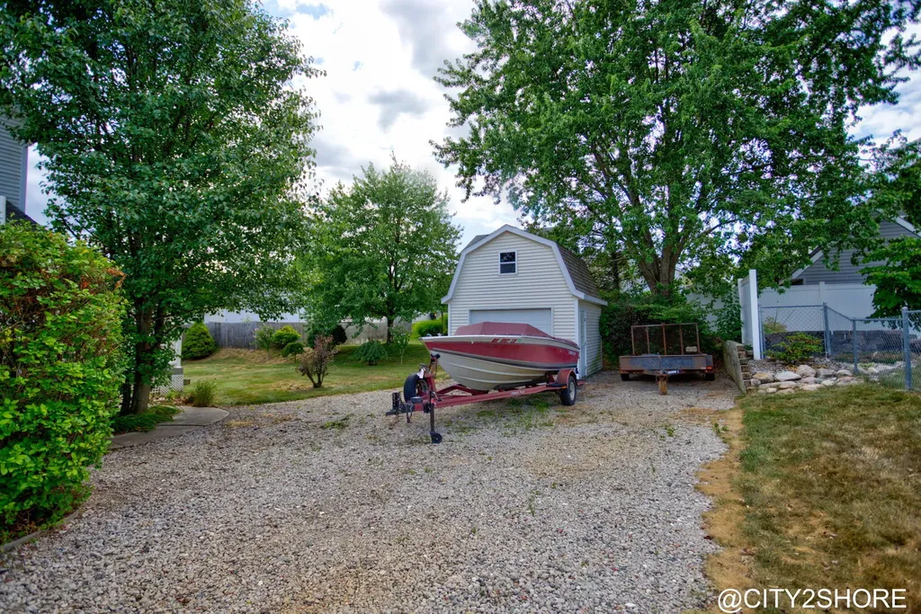 6719 Crown Point Drive Georgetown Charter Township MI 49426