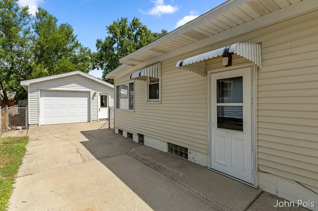 247 43rd Street SW Wyoming City MI 49548