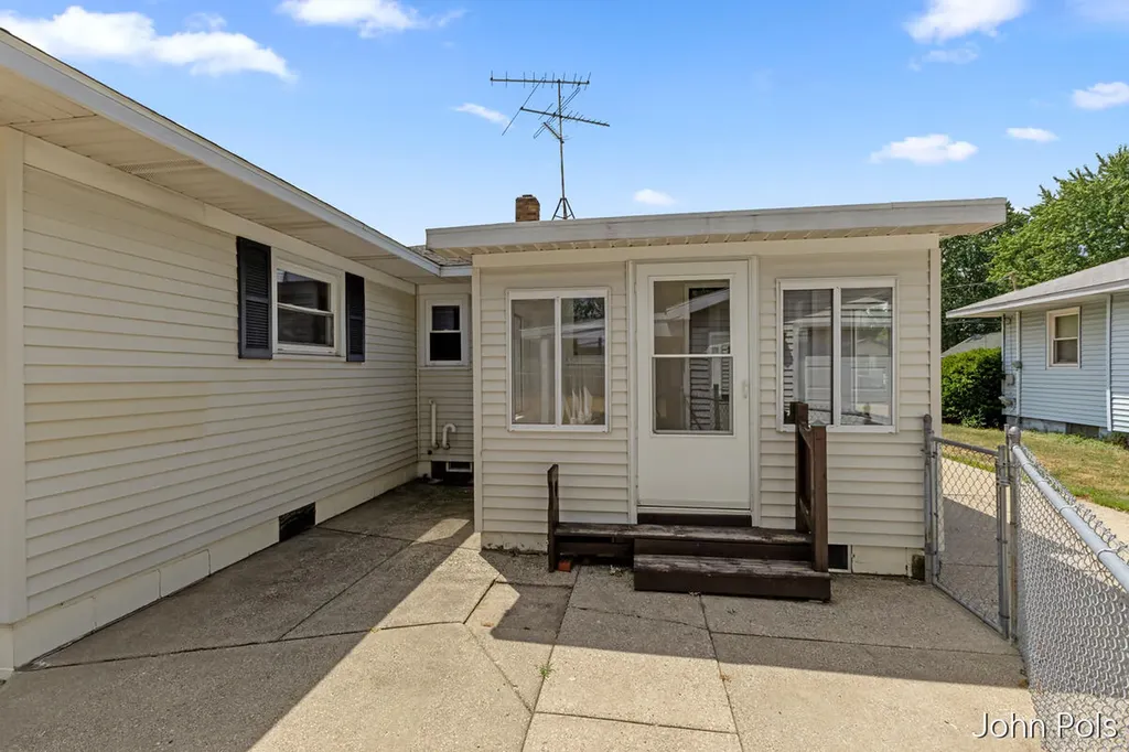 247 43rd Street SW Wyoming City MI 49548