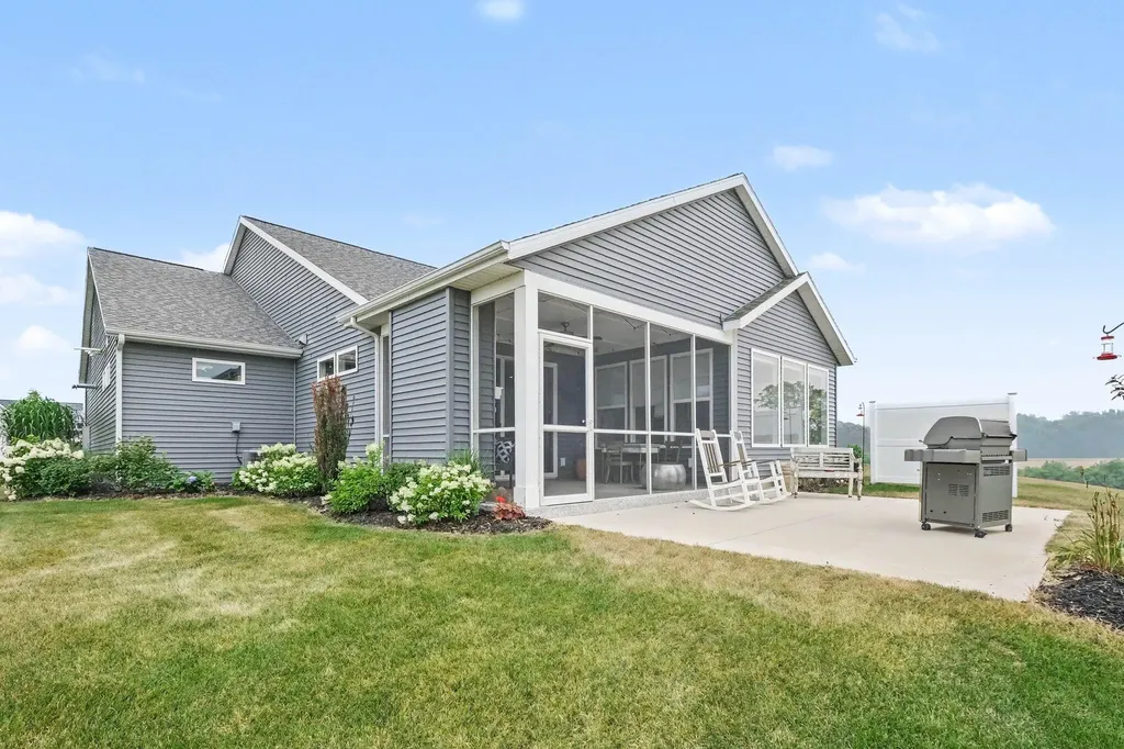 2887 Isle Grand Drive Plainfield Charter Township MI 49306