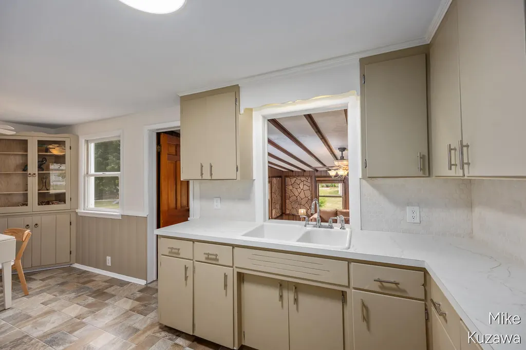 3901 Suburban Shores Drive NE Plainfield Charter Township MI 49525